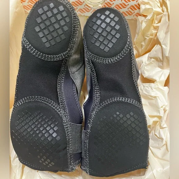 NWT Fabletics Black Kickboxing Velvet Foot Wrap -Size 8 - Picture 3 of 3